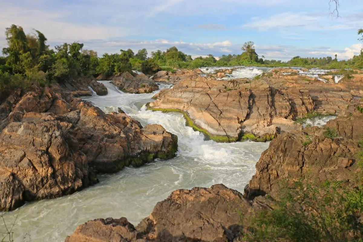 The Mekong rushing through rocky channels at Li Phi falls, Don Khon.
